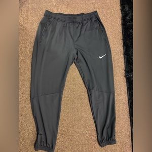 Men’s Nike repel running sweatpants size large